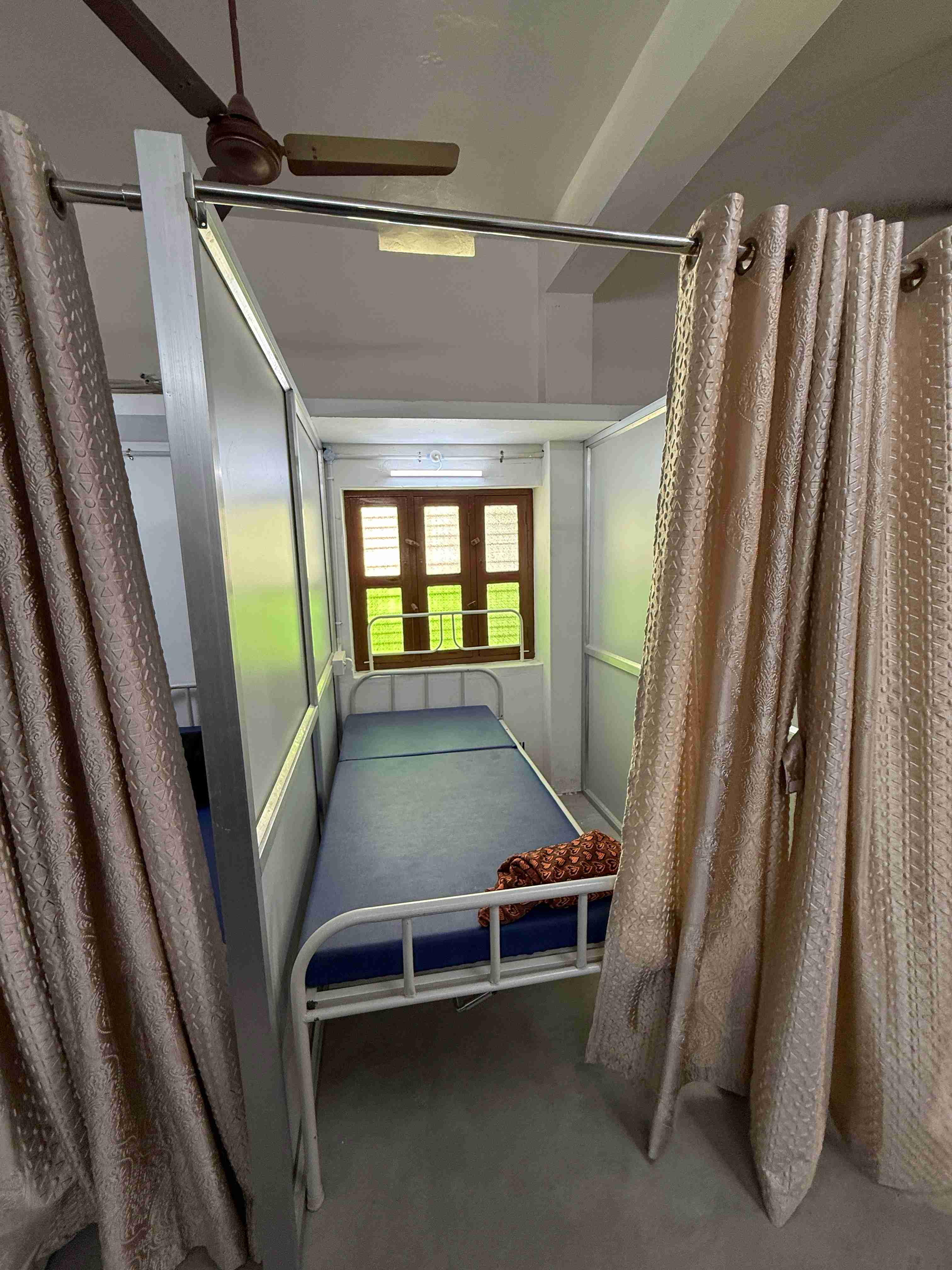 Neat and clean rooms at Tamilnadu Old Age Home in Madurai. 10