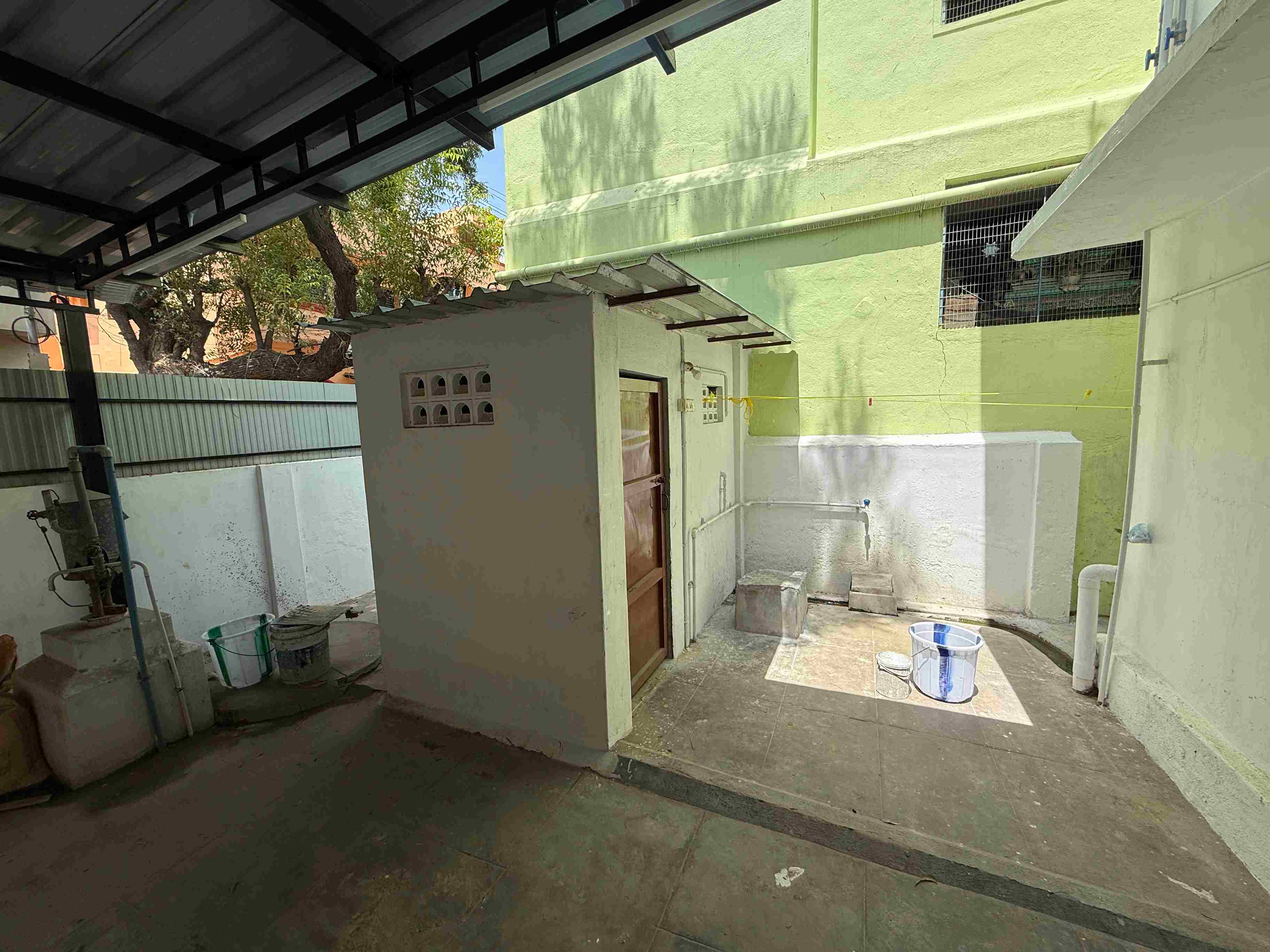 Neat and clean rooms at Tamilnadu Old Age Home in Madurai. 4